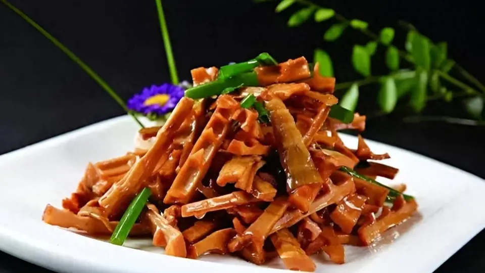 不想吃肉?来试试当季油润入味的春笋,脆嫩爽口超下饭,做法简单还好吃!