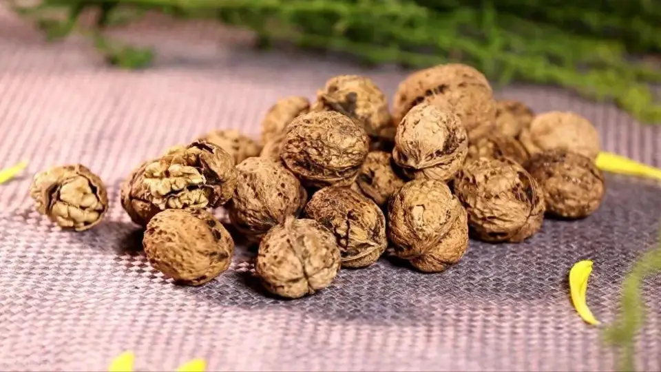 坚果助脑力不退化？哪种坚果最推荐？“最脏水果”第一名，不是草莓，不是葡萄