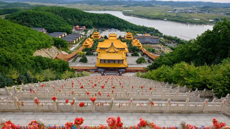 敦化六鼎山祈福雁鸣湖赏苇 多元体验开启精彩东北行
