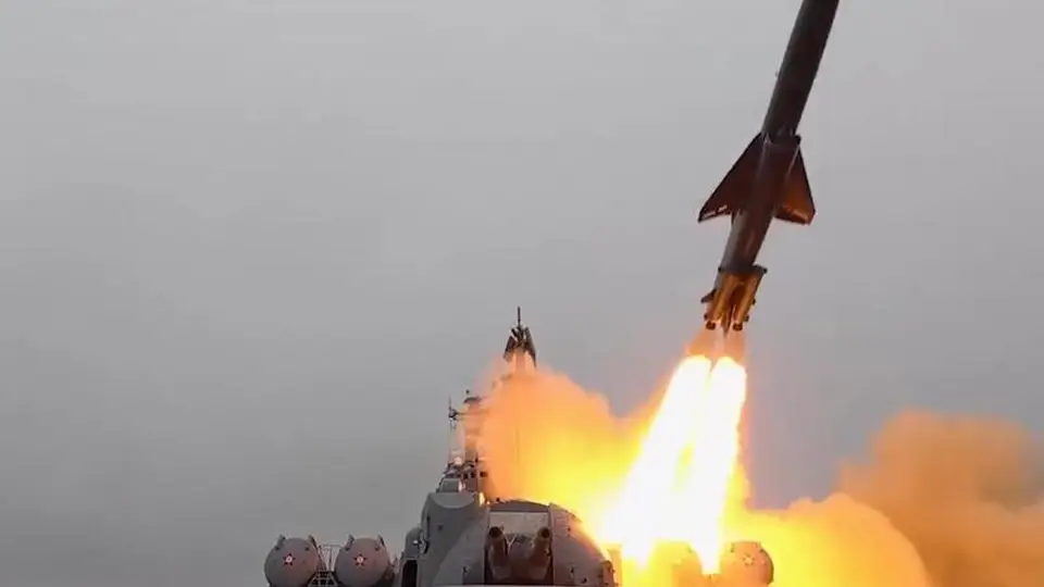 巴伦支海多兵种联合演习燃爆全场 北方舰队多款装备协同发射多枚巡航导弹