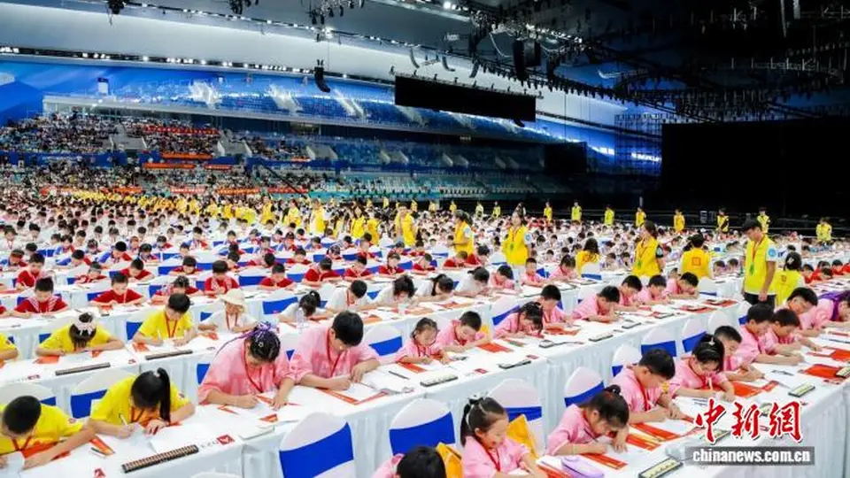 “越传统·越青春”珠算非遗美育大会三站联动 小选手与观众在京体验国潮珠心算创意比拼