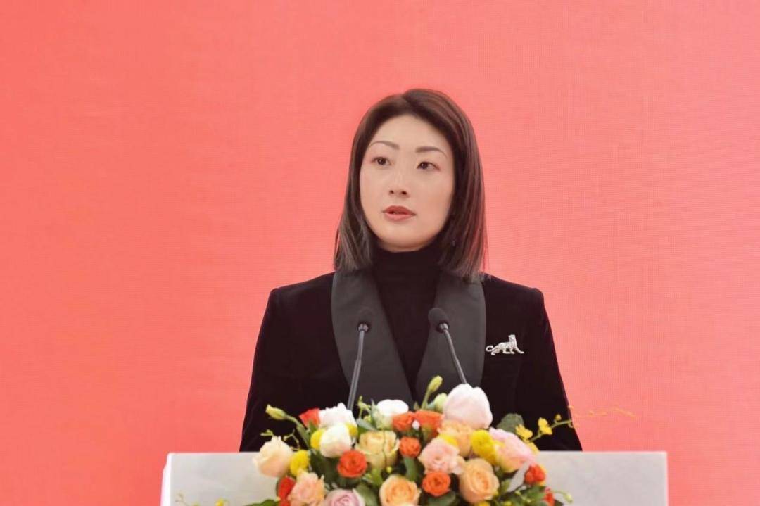 宗馥莉财富缩水480亿元，能靠KELLYONE挽救身家吗？