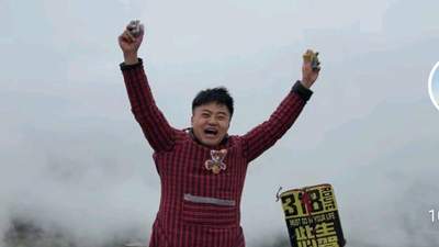 重庆博主打出租6天直达拉萨，网友支持给他50万！