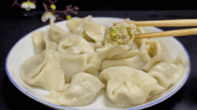 夏天包饺子，快试试这个馅！夏季时蔬和鲜肉的搭配，更鲜香、更有好口感，一口一个一盘不够吃