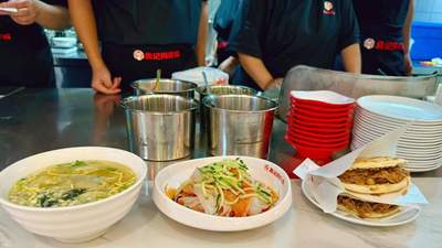 西安人早餐的肉夹馍搭啥？来聊聊凉皮、热汤or单独吃的体验感