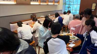 逛商场想嗦粉？柳蛳蛳单人餐选得爽，闺蜜小聚螺蛳粉火锅更对味！