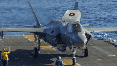 F-35B隐身战机美军训练时坠毁 八一建军节之际的这幕让网友直呼太罕见