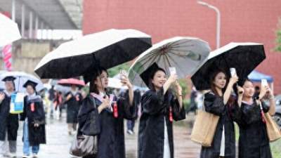音乐送祝福 宁波大学毕业季举办阳台音乐会