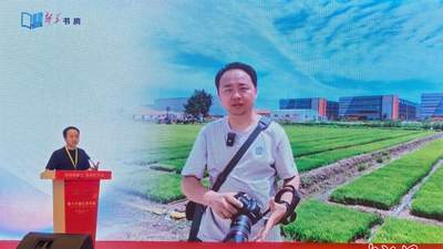 “稻田诗人”袁伟：真诚书写 绽放光彩