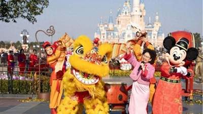 中产家庭迪士尼一日游账单刺痛无数人：天价快乐，谁还玩得起