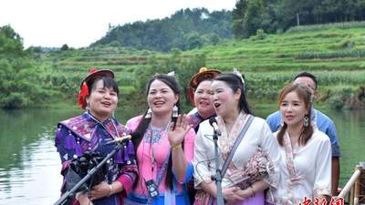 千名布依族同胞踏歌龙江欢庆“六月六”