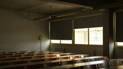 2.7万名学生参与30个月追踪，港大研究发现AI辅助得法或增效 过度依赖易拖低尖子生成绩