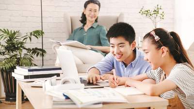 孩子不想学别乱催！多给空间让他发光，反倒能长出自己的力量