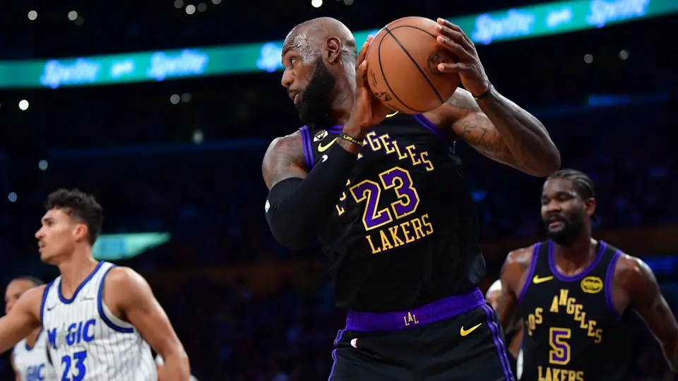ESPN名嘴A-史密斯开聊NBA新赛季 点赞勇士夺冠实力 直言76人难冲东部