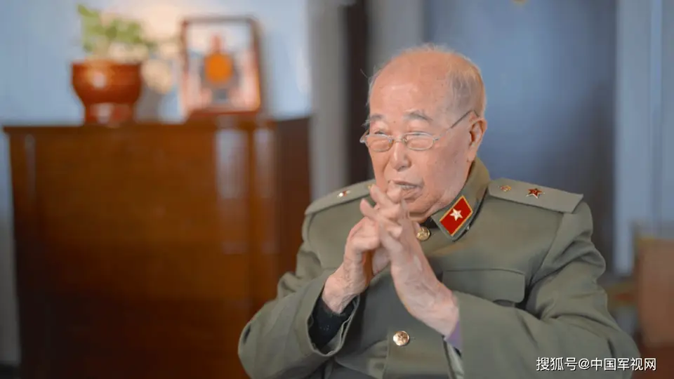 被授少将军衔的第一代导弹兵，这样霸气定义火箭军！
