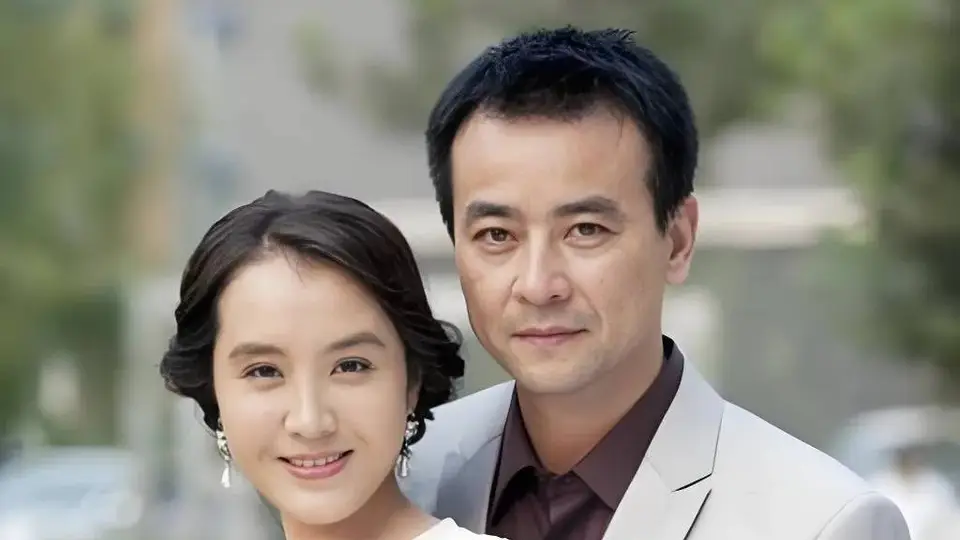 61岁罗钢近况曝光!娶小23岁郝蕾生下2个孩子,如今婚姻生活很幸福