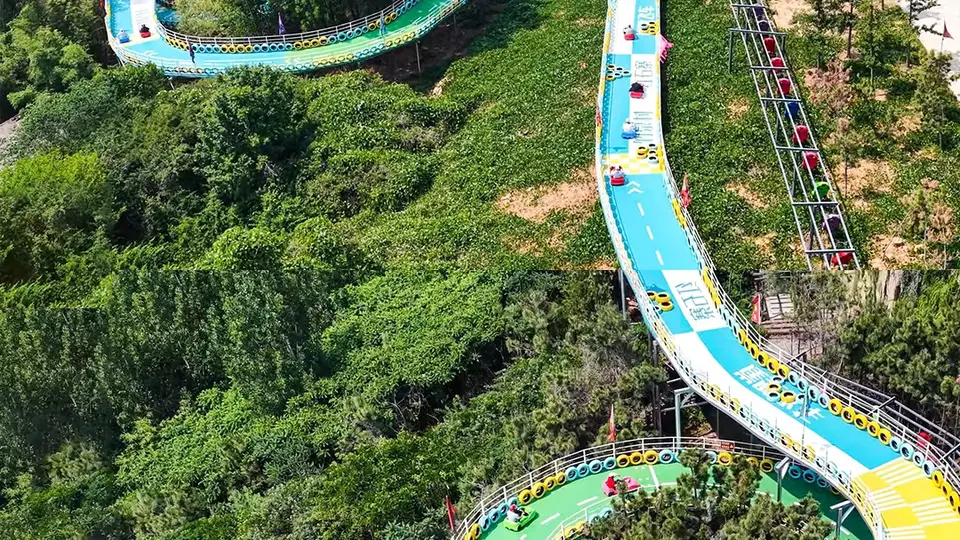如何挑选适配景区的玻璃滑道