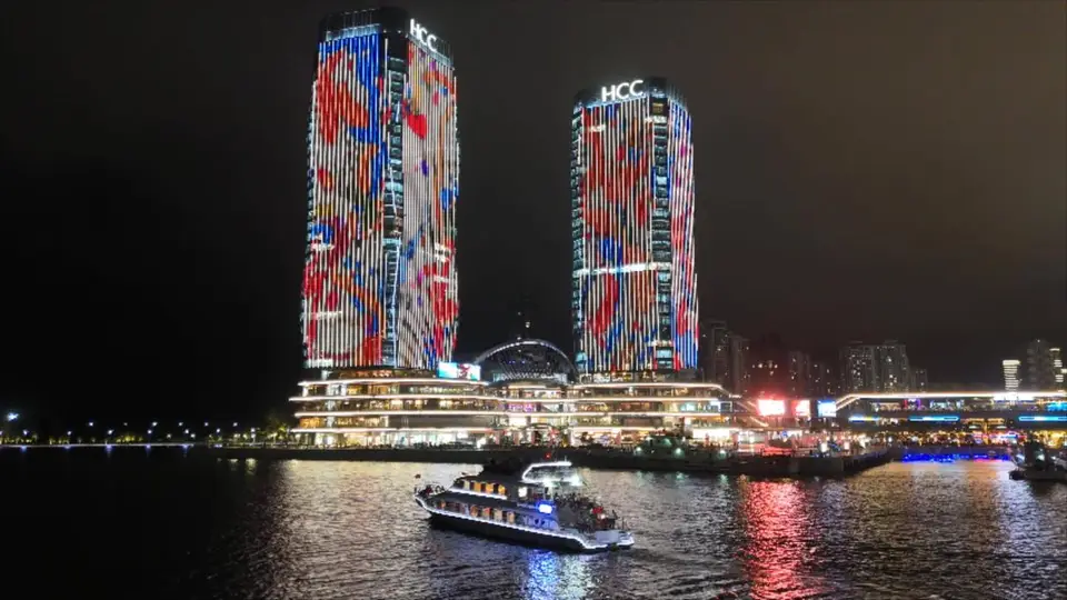 2026带孩子去三亚要带什么证件？户口本还是身份证
