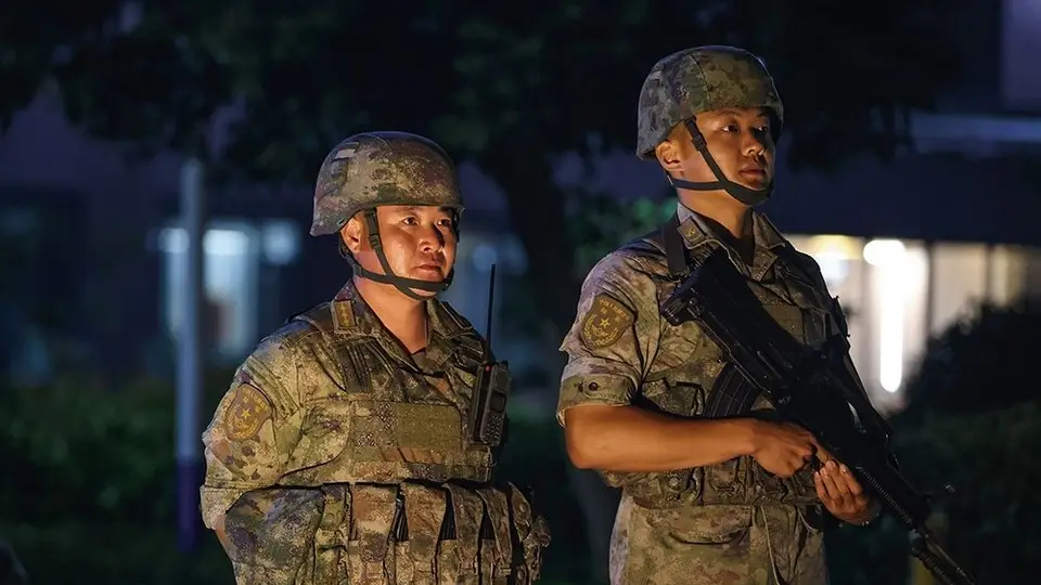 第71集团军朱德警卫团深夜执勤有别样体验 官兵传承朱老总爱兵站岗的老传统