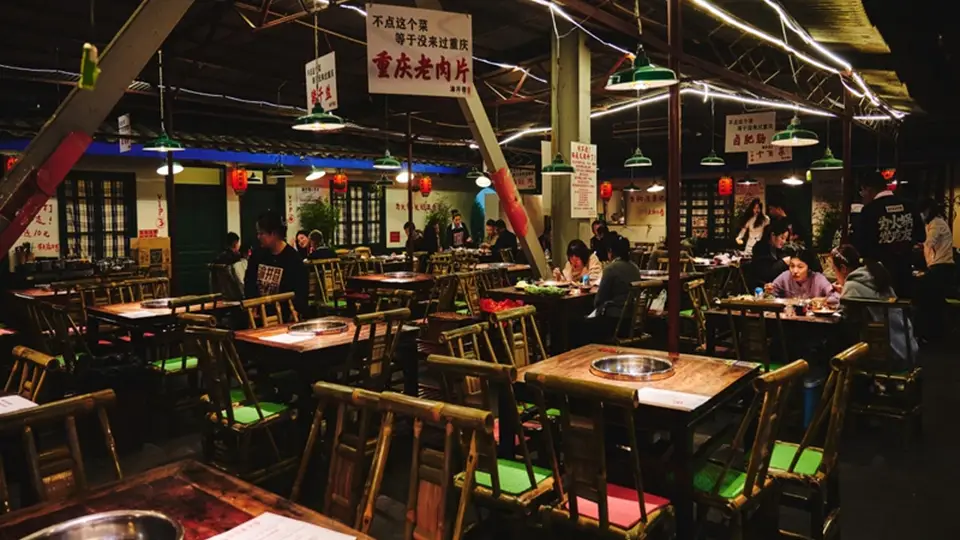在长春吃重庆火锅 得从锅底工艺和门店细节选 这家渝井巷让你吃得安心又地道