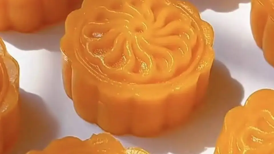 红薯流心月饼：软糯爆浆的甜点