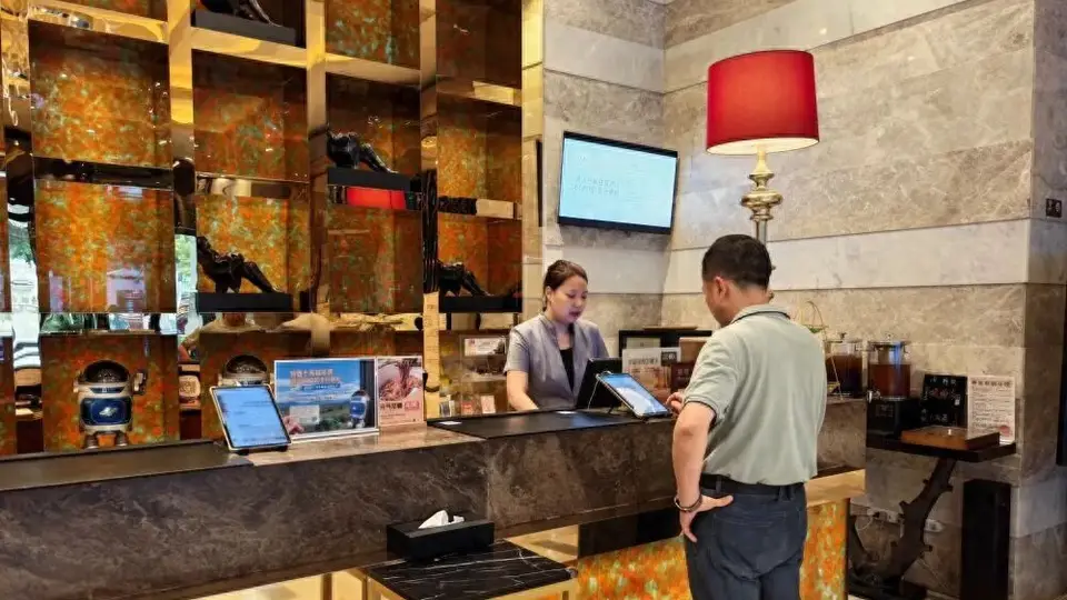 酒店“24小时退房制”受好评，能推广吗？