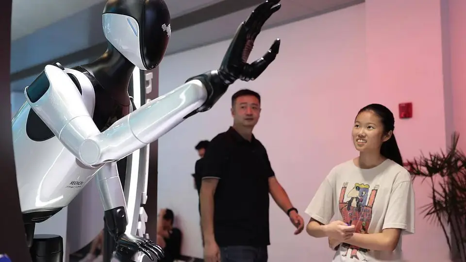 AI前沿对话：顶尖专家共议智能未来