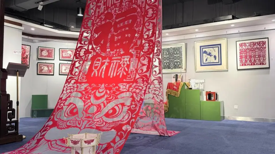 福田市民共享展厅11场免费展上新 巨型剪纸邀市民打卡体验非遗乐趣