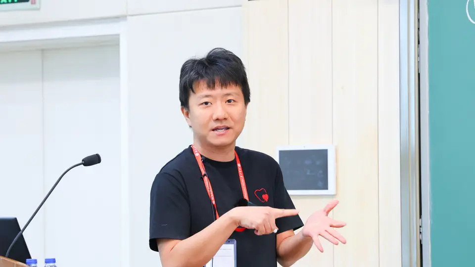 两位中国数学家斩获菲尔兹奖 多元学术活动见证全球顶尖数学突破
