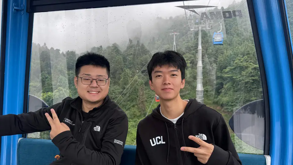西岭雪山深夜开通索道助游客下山 多元联动保障紧急出行暖到心坎