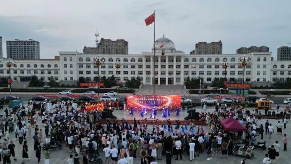 科右中旗第十六届图什业图广场文化节启幕 多元民族文化盛宴邀市民共赴视听狂欢