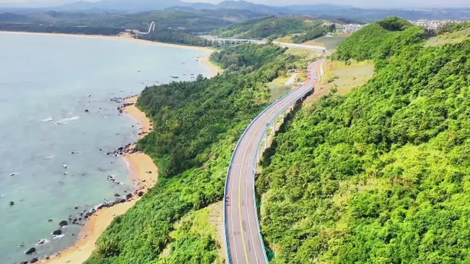 来海南解锁“两环”滨海玩法！这两条线路带你亲赴海岛山海盛宴