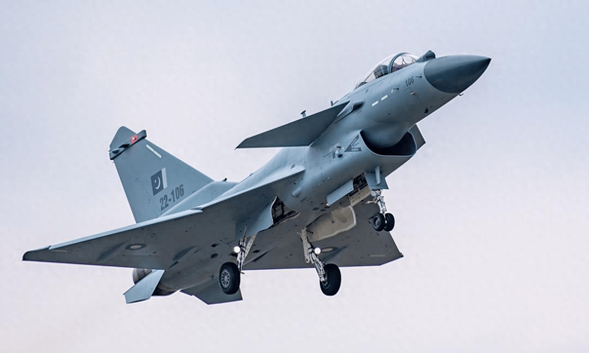 歼-10CE打赢空战，却出口遇冷？外媒：法国阵风疯狂斩获出口订单