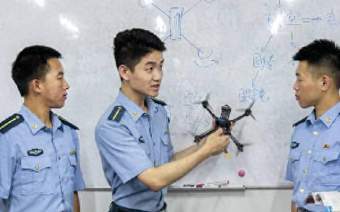 空军预警学院学员暑期赴基层一线加钢淬火