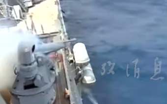 美海军战舰开火时突发事故：舰炮刚打一发就炸膛，炮管坠海