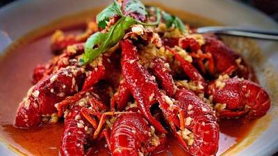 簋街排队王！这家小龙虾，凭啥能火27年？