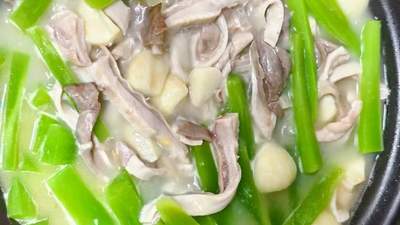 川渝招牌硬菜耙豌豆肚条 软糯鲜香的神仙搭配等你来尝