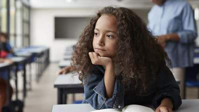 学霸考第一仅爽 10 秒，人设塌了就恐慌？家长别再逼