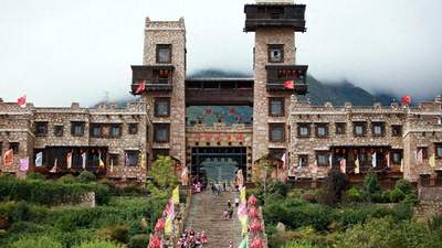 阿坝藏族羌族自治州旅行攻略·九寨沟旁的藏羌秘境与雪山草甸