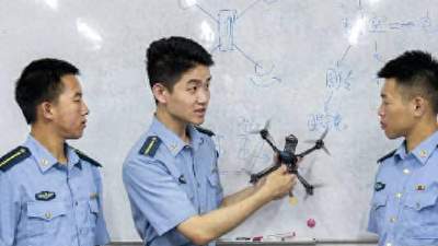 空军预警学院学员暑期赴基层一线加钢淬火