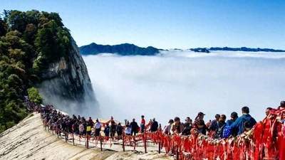华山门票索道一家三口1500，游客锐减是消费降级还是价格劝退？