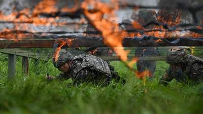 现场直击｜武警合肥支队高温下上演多课目实战练兵 观众见证官兵血性淬炼