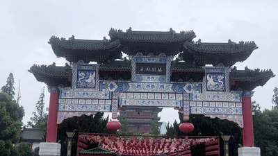 登滕王阁赏雨中江景 共赴与王勃的千年文会