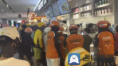 立秋奶茶店探场 古茗爆单骑手忙不停 周边效应带火消费热