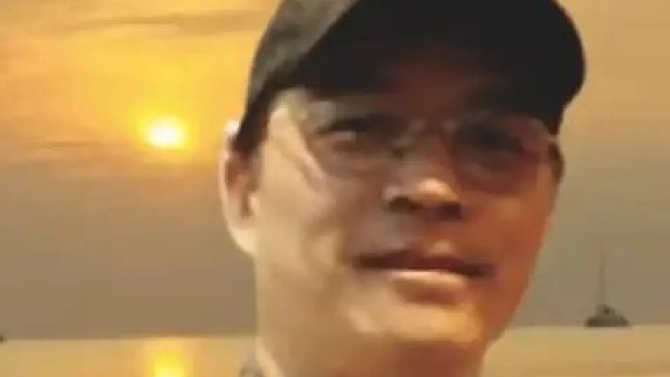 众友围坐享妙音 李积回调校音响藏心血趣事