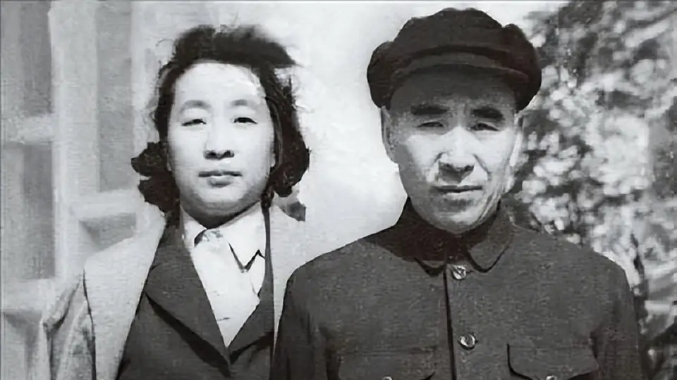 回望1971年坠机后发现的那本册子 看看它如何牵动毛主席的心绪与对林彪后人的安排