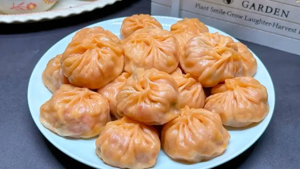 一口鲜掉眉毛的西红柿素馅包子，低脂清爽不腻，超适合夏日包！