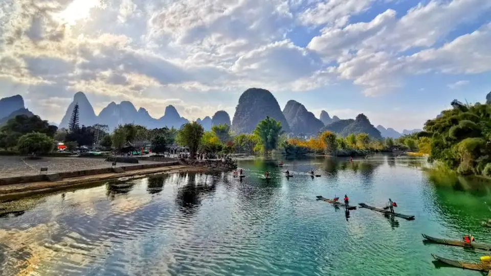 圈地收费玩不动！景区大门越挪越远，2026年的门票经济，走到头了
