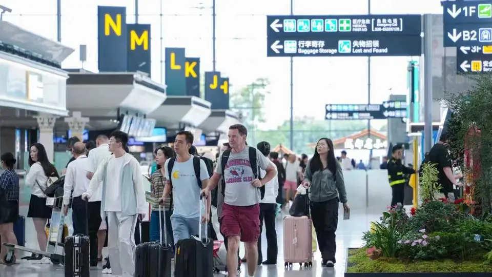 入境游“主角”不止北上广深：外国游客飞赴中国160城 成都稳居前五、稻城首次上榜