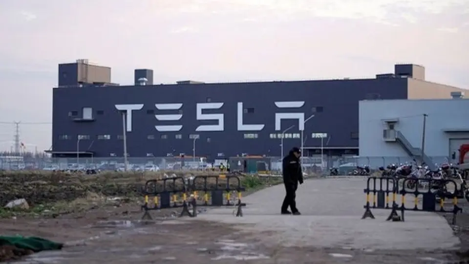 Cybertruck生产设备遇困 特斯拉紧急派员赴供应商厂内协调取专用设备